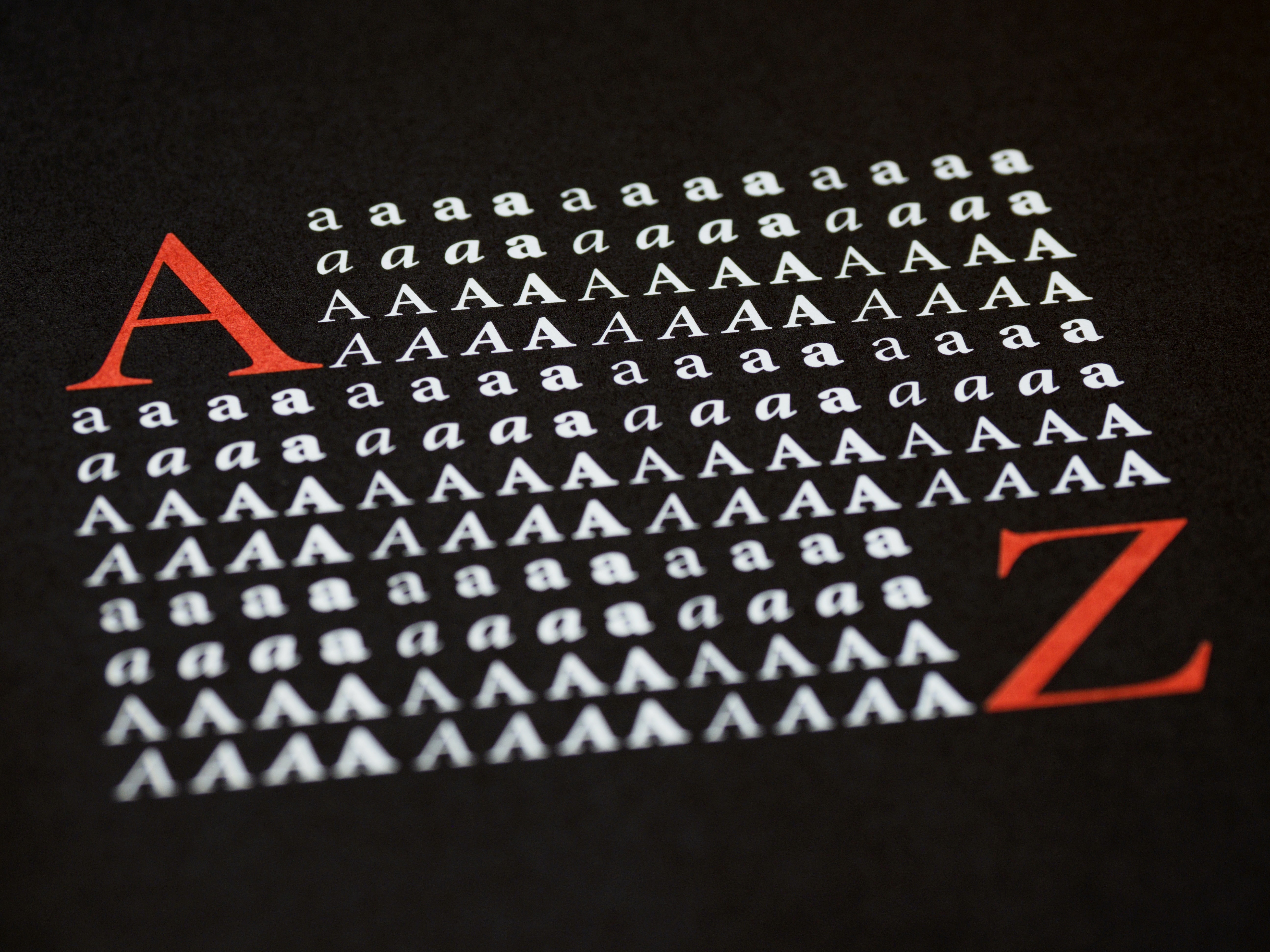 Immagine della lettera A in diversi caratteri tipografici